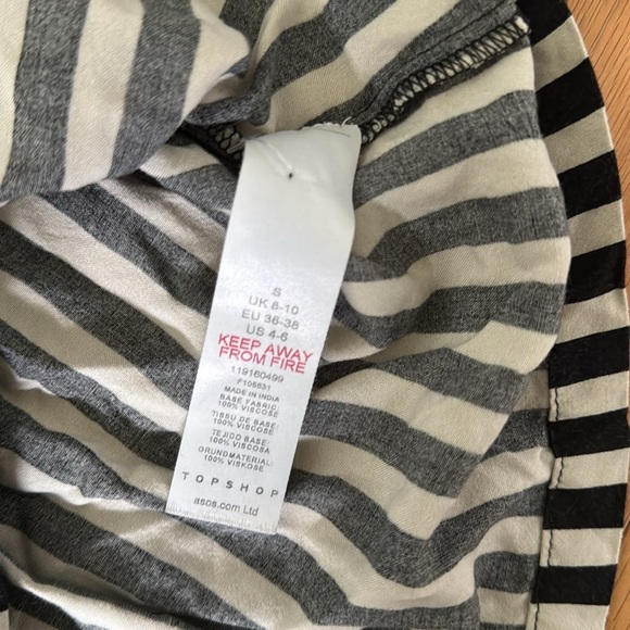TopShop | Button Down | Black and White Stripe Shirt | size S - Picture 3 of 4